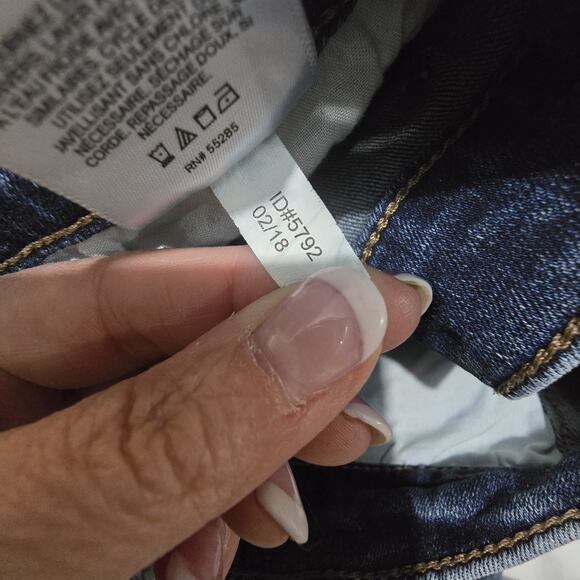 Express Floral Embroidery Jean Shorts Women Sz 2 Distressed Cutoffs Boho Cottage - Picture 9 of 13